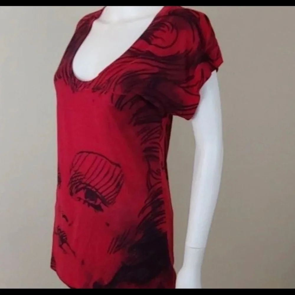 Alice in Wonderland Queen tee. - Picture 5 of 6